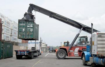 Para exportadores, câmbio melhora ganhos, mas não eleva embarques