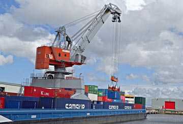 Movimentação de cargas cresce em portos e ferrovias