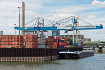 Missão da Polônia visita o Porto de Santos para conhecer logística e estrutura operacional