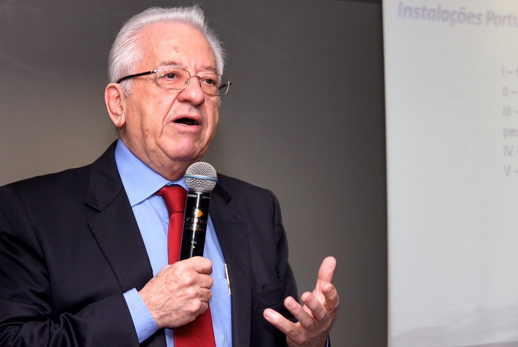 Wilen Manteli em palestra sobre como destravar os investimentos no setor portuário