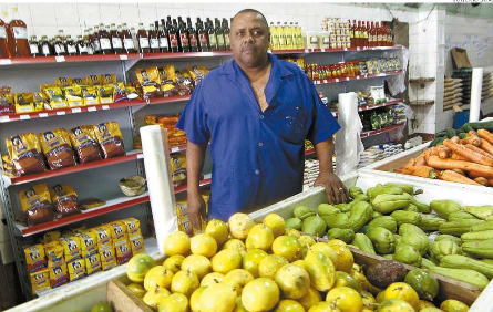Já faltam alimentos em feiras e mercados