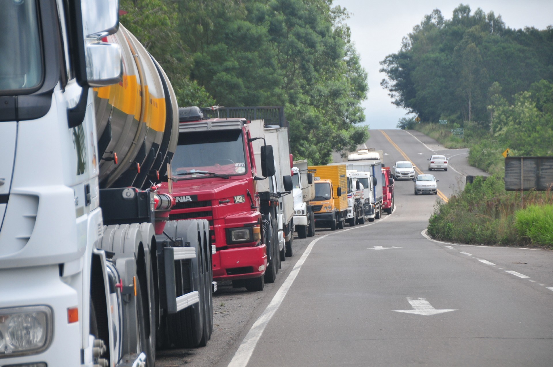 Juiz restringe protesto de caminhoneiros
