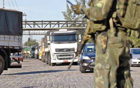 Greve deixa 62 navios à espera de vaga para atracar no Porto