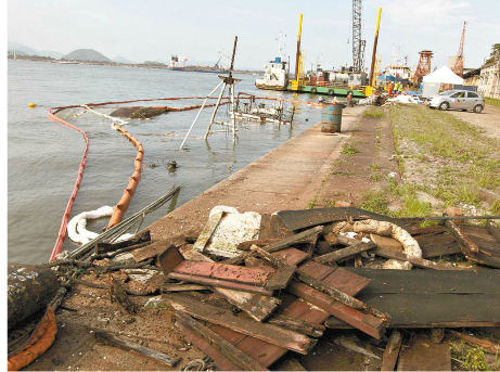 CODESP terá de retirar destroços de navios do canal