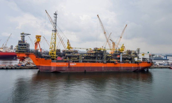 Temer sanciona lei que autoriza venda direta de petróleo do pré-sal