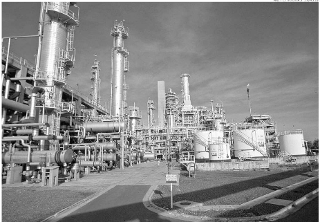 STF pressiona e Petrobras adia venda de refinarias