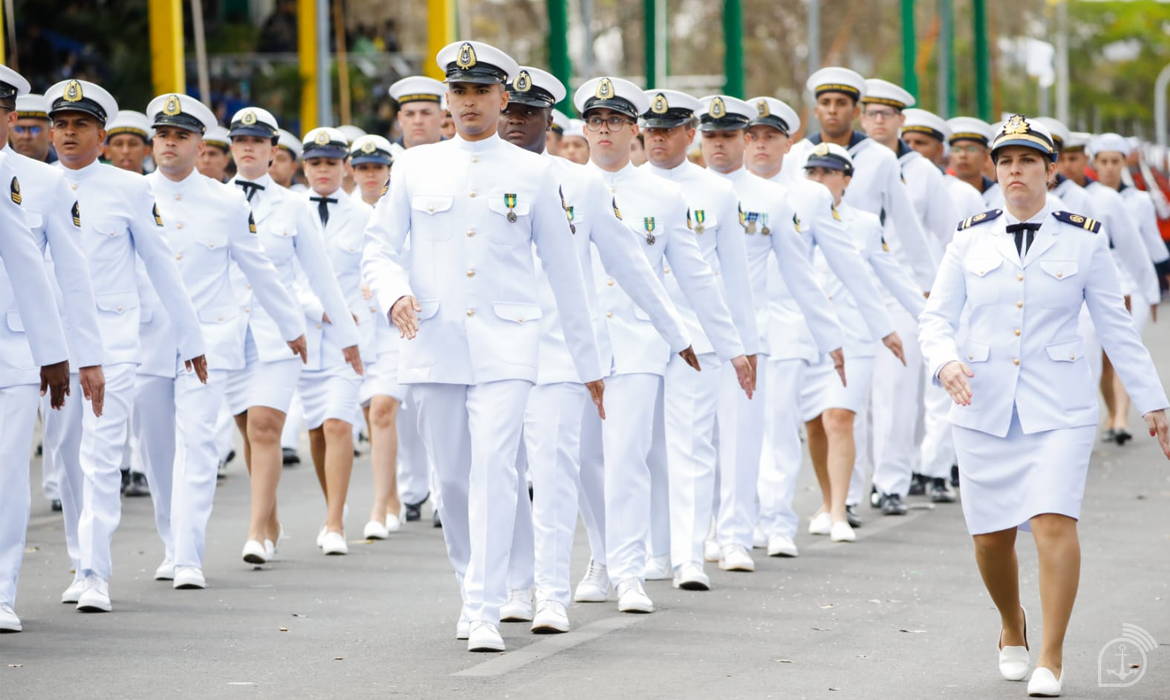 Marinha do Brasil abre mais de 500 vagas para Oficial Temporário