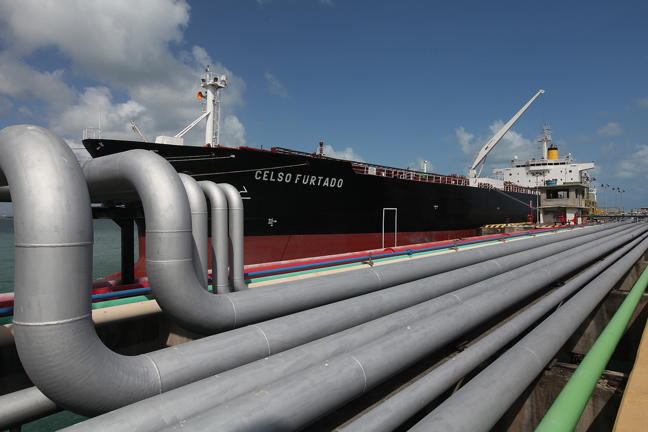 Transpetro tem alta de 9,2% nas operações de transbordo de navios em 2024; busca novos negócios