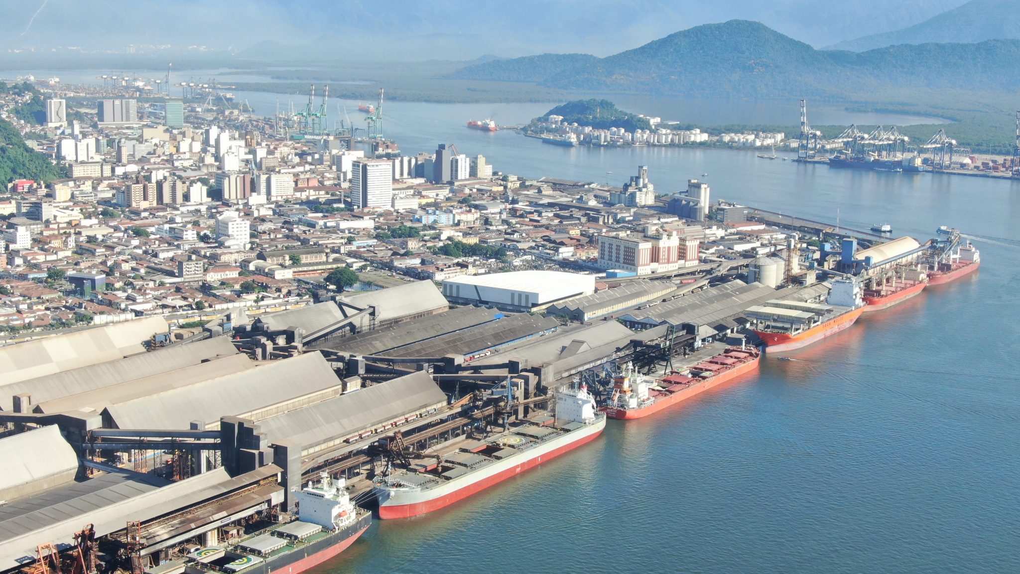 Santos lidera transformação significativa na gestão portuária por meio do Manifesto ESG