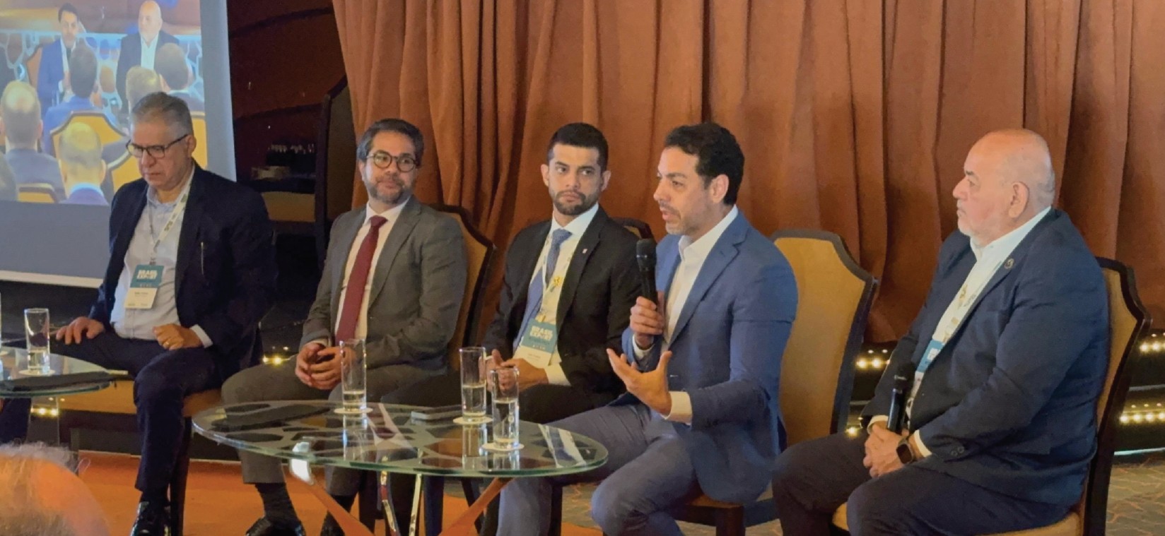 Porto de Santos: políticas públicas para liderança e desenvolvimento sustentável