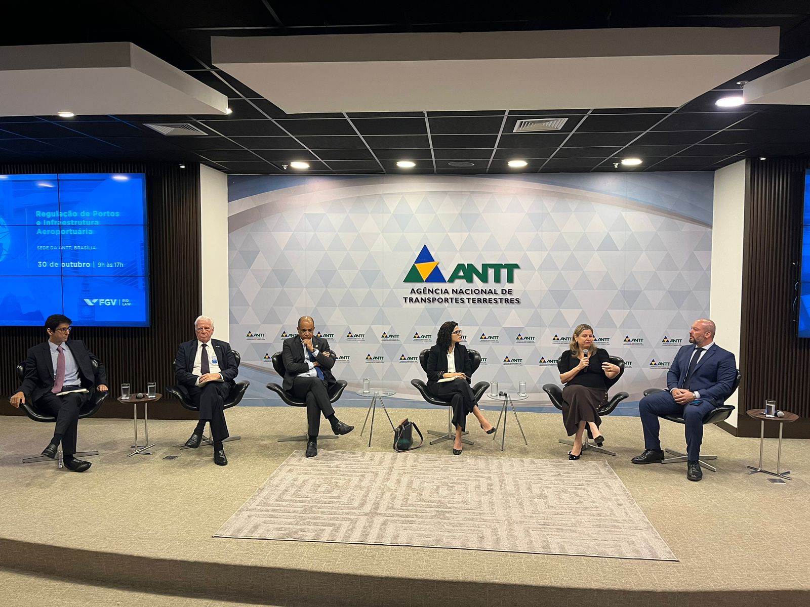 Vice-presidente e conselheira do IBL debatem regulação do setor portuário em evento internacional