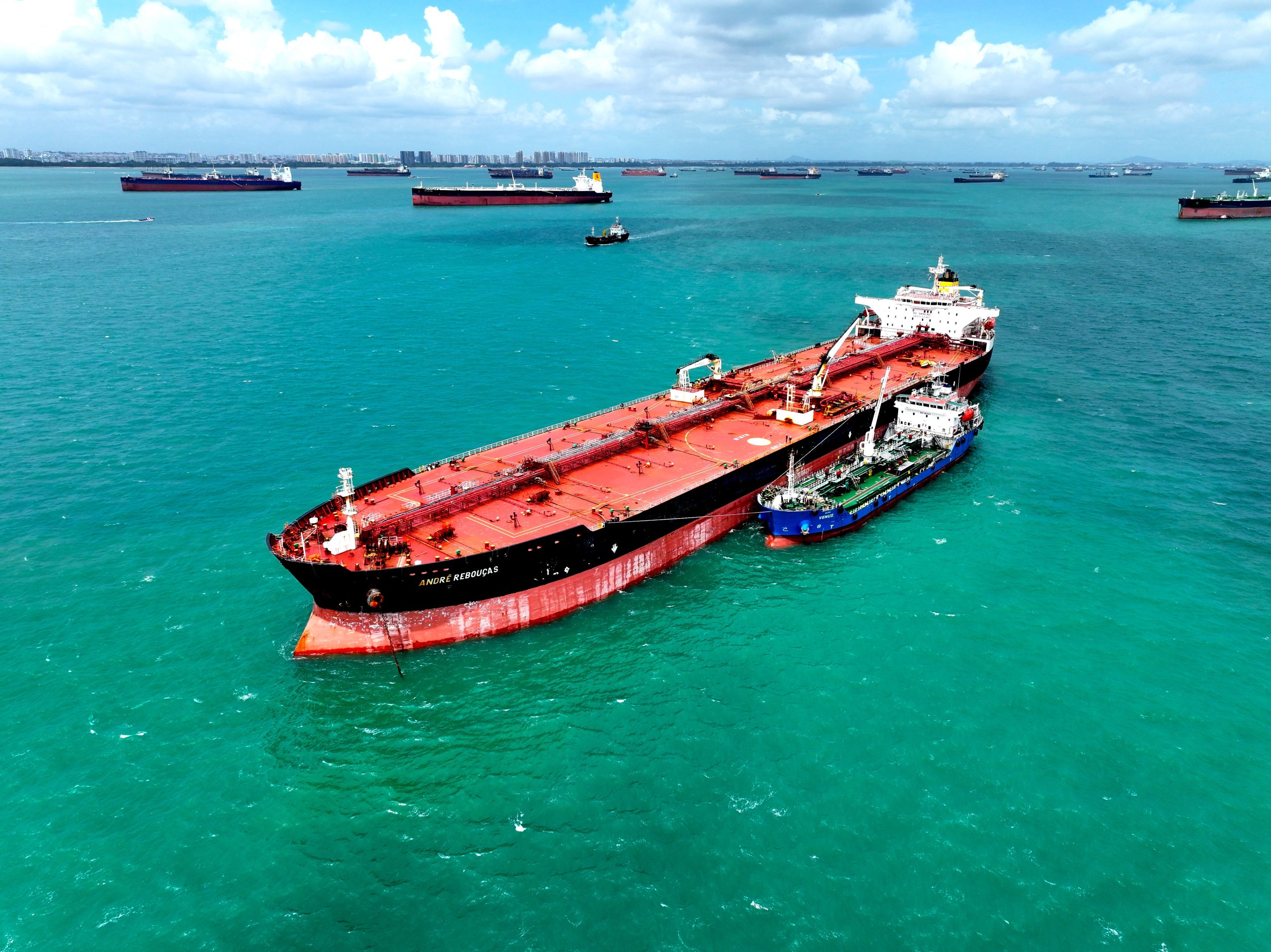 Petrobras realiza abastecimento sustentável em Singapura
