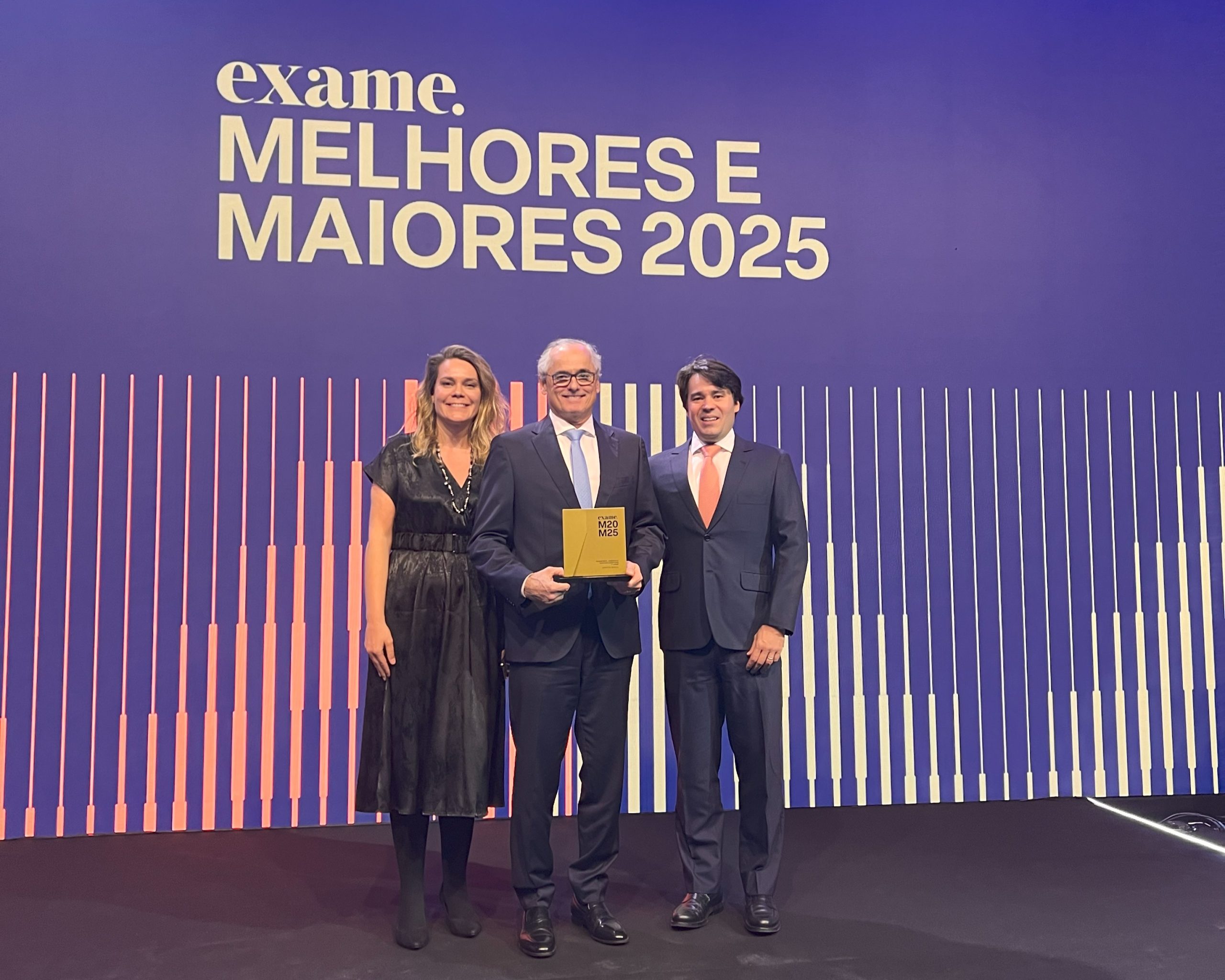 Santos Brasil vence Prêmio Melhores e Maiores da Exame no setor Transporte e Logística